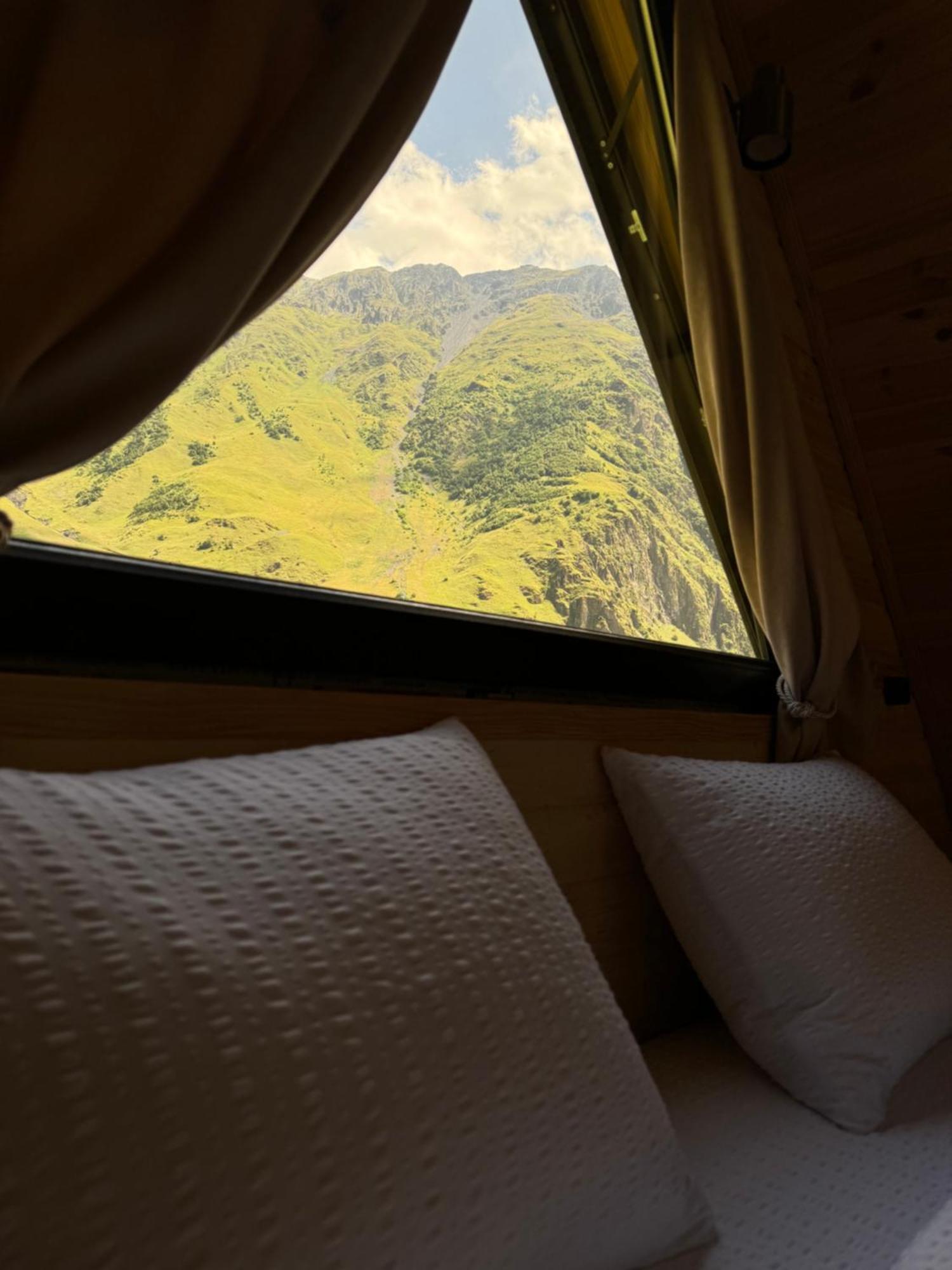 Outdoor Cottages Kazbegi エクステリア 写真
