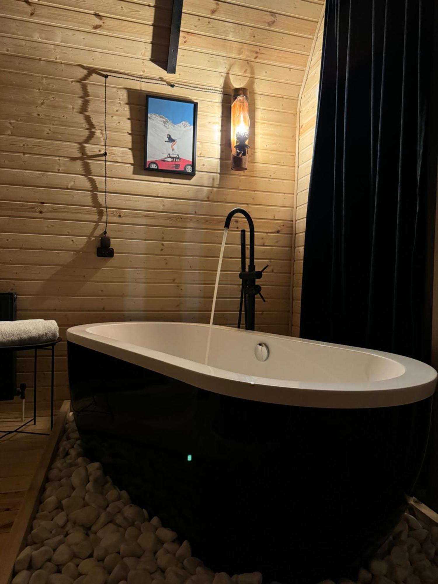 Outdoor Cottages Kazbegi エクステリア 写真