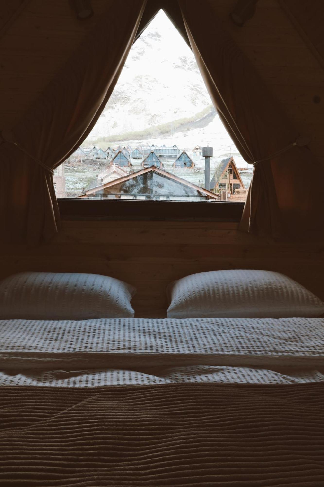 Outdoor Cottages Kazbegi エクステリア 写真