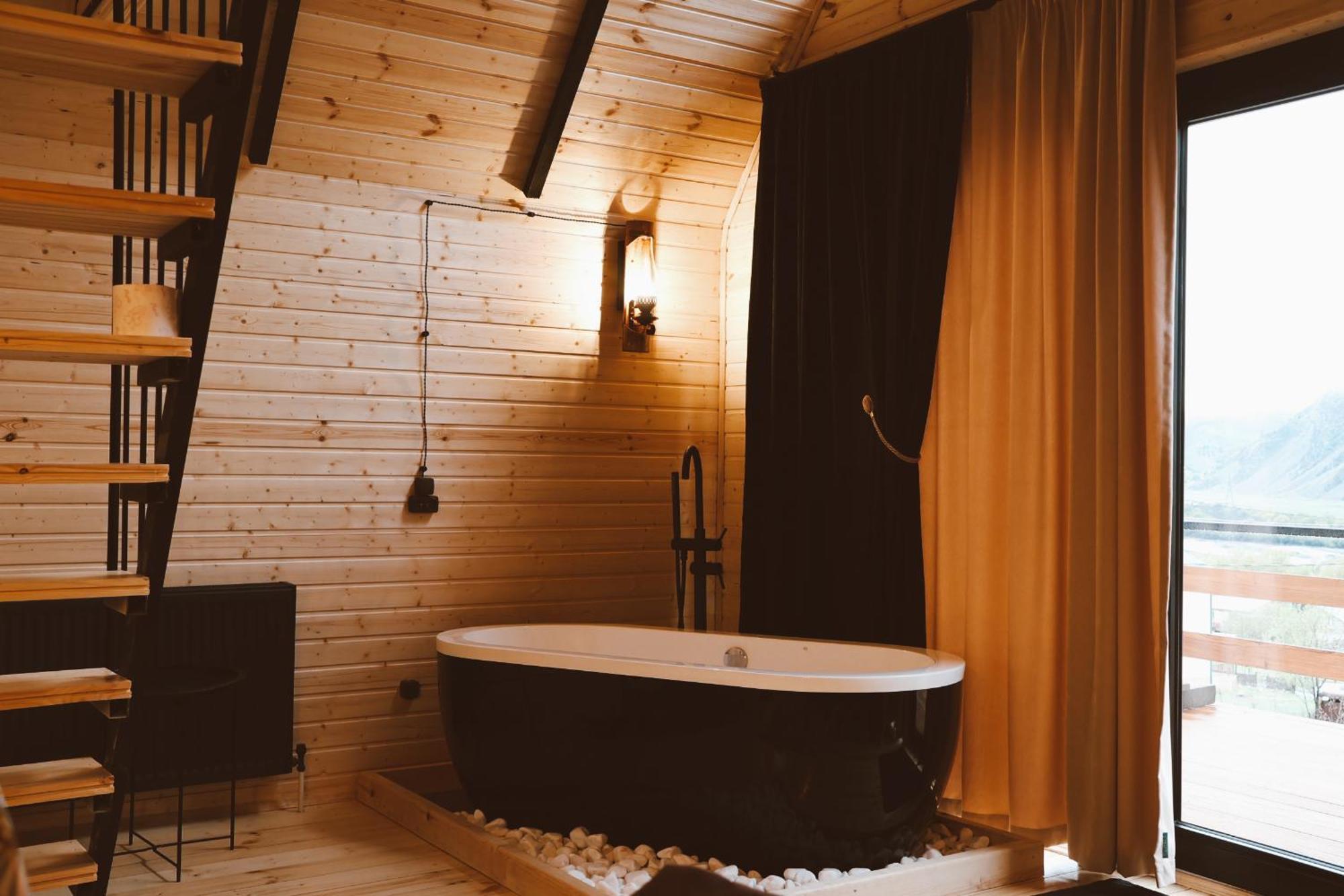 Outdoor Cottages Kazbegi エクステリア 写真